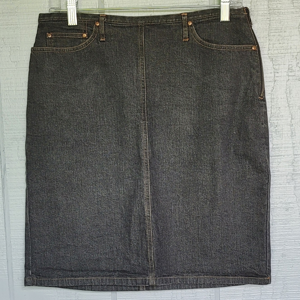 Ann Taylor Stretch Denim Black Mini Skirt. Size 8